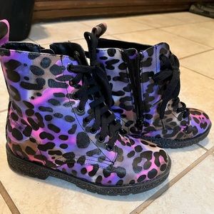 Leopard multicolored zip up boots for girls. Size 2. Worn twice.